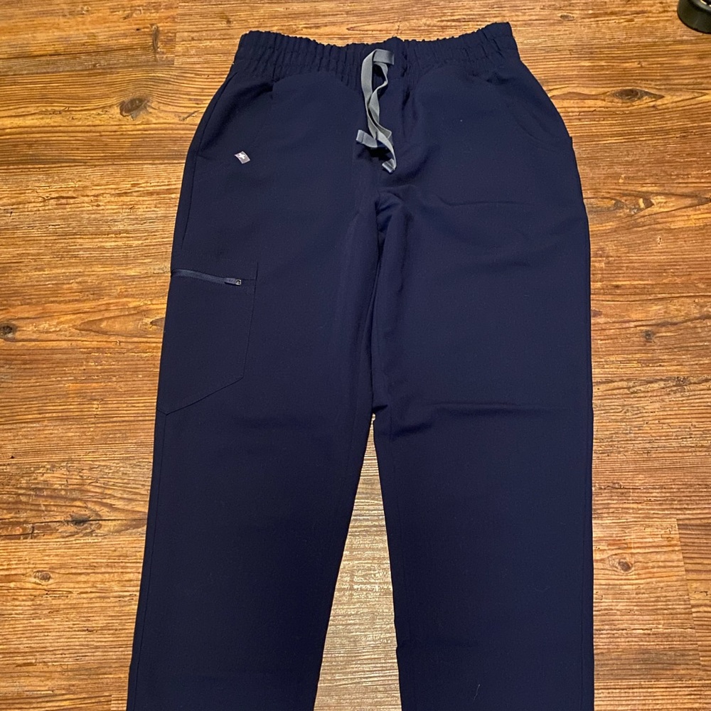Figs navy blue high waisted Zamora scrub pant/jogger